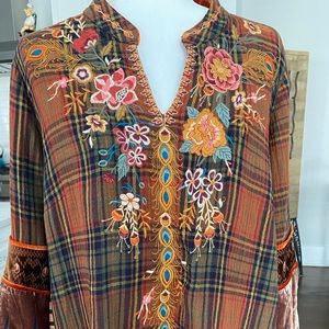 John Mark, Dillard’s  version of Johnny Was, NWT multi fabric tunic. Size XL